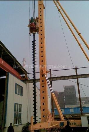 CFG長(zhǎng)螺旋鉆機(jī)螺旋打樁機(jī)